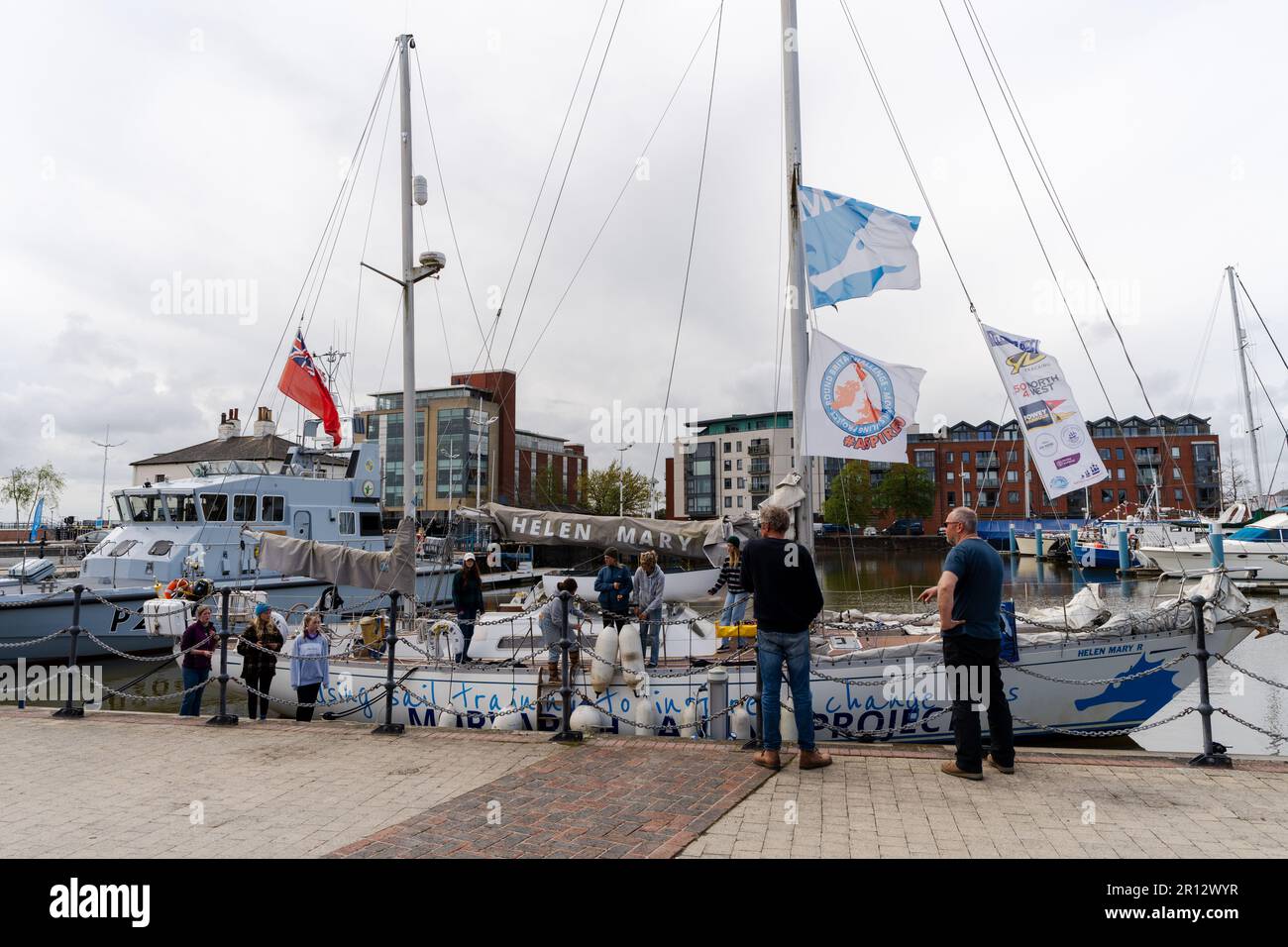 Das Segelschiff Helen Mary R, Klasse D BM Ketch, mit Teilnehmern an Sail Training International an Bord, in Kingston upon Hull, Großbritannien. Stockfoto