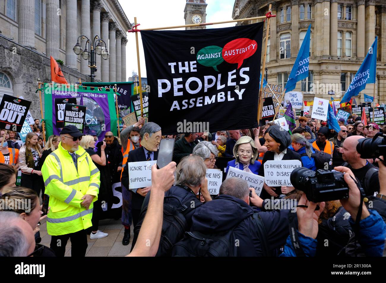 Victoria Square, Birmingham. 2. Okt. 2022. Großbritannien ist gebrochen / genug ist genug Protest bei der Konservativen Partei Konf. Credit Mark Lear/Alamy Live News Stockfoto