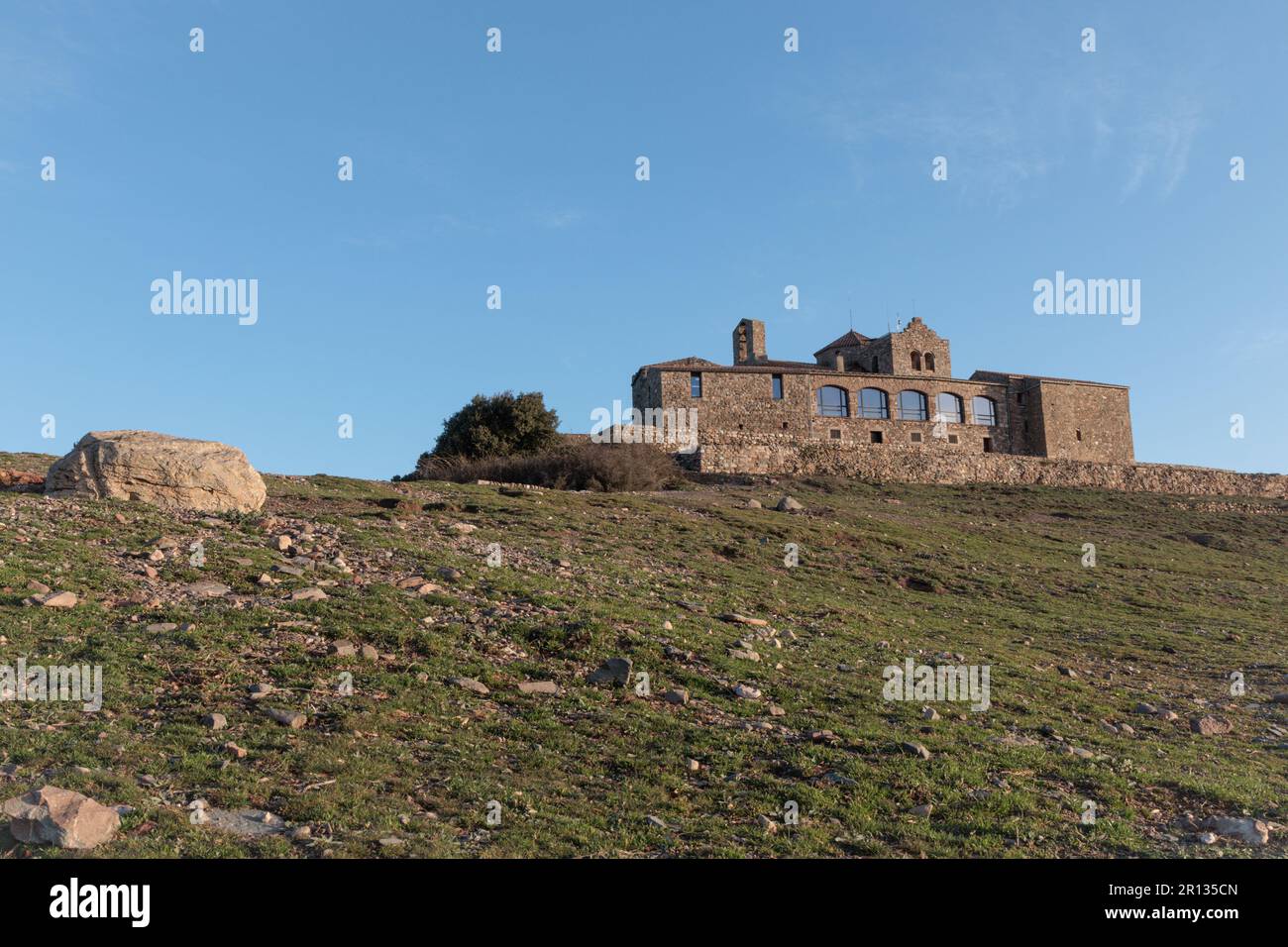 Das Restaurant befindet sich auf dem Gipfel des Berges La Mola im Parc natural de Sant Llorenc del Munt i l'Obac, Valles Occidental, Katalonien, Spanien. Stockfoto