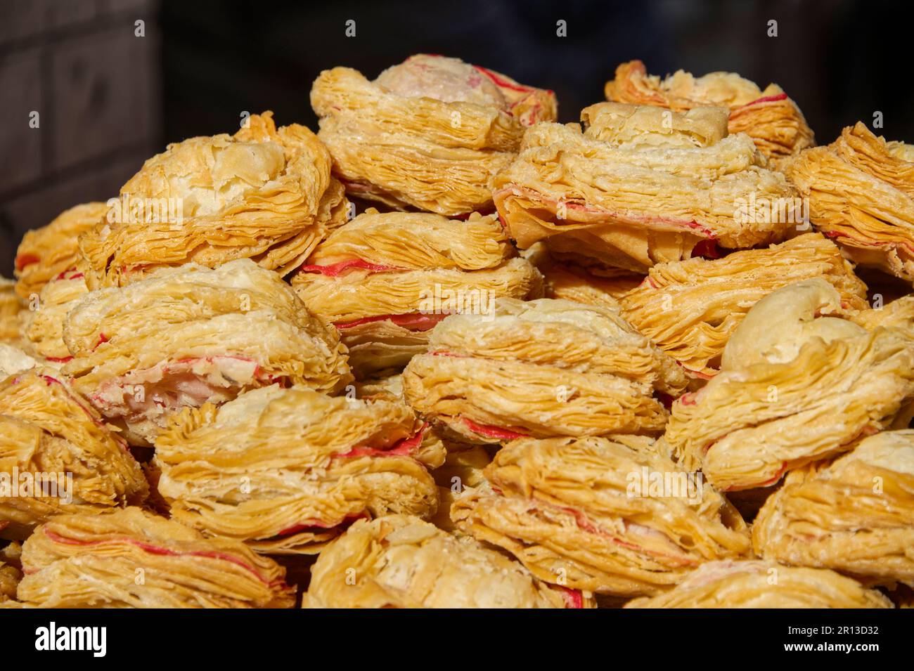 In der Nähe sehen Sie indische Produkte von Street Food für Fast Food Stockfoto