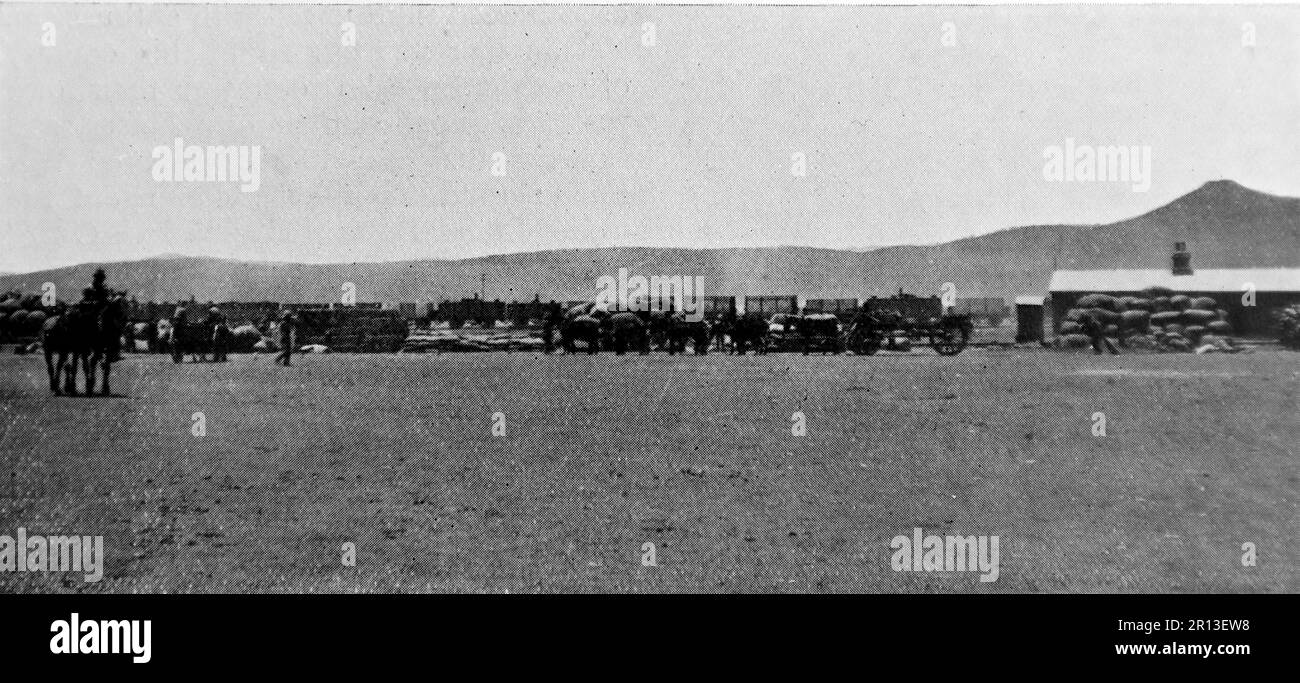 Der Burenkrieg, auch bekannt als der zweite Burenkrieg, der südafrikanische Krieg und der Anglo-Boer-Krieg. Dieses Bild zeigt das Camp Blacksmith, die Feldschmiede der Inniskilling Dragoons. Originalfoto von ‚Navy and Army‘, c1899. Stockfoto