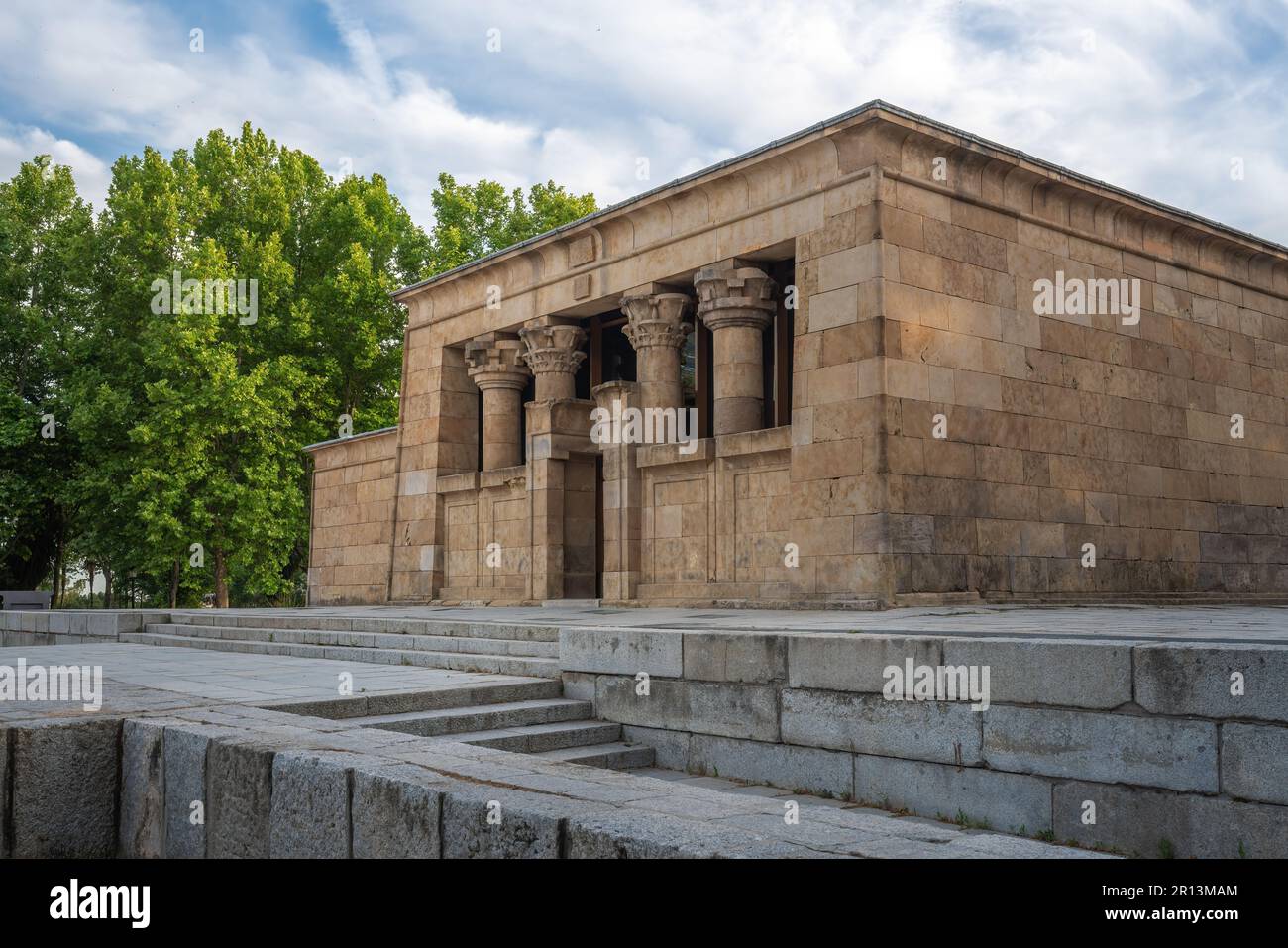 Tempel von Debod - antiker ägyptischer Tempel im La Montana Park - Madrid, Spanien Stockfoto