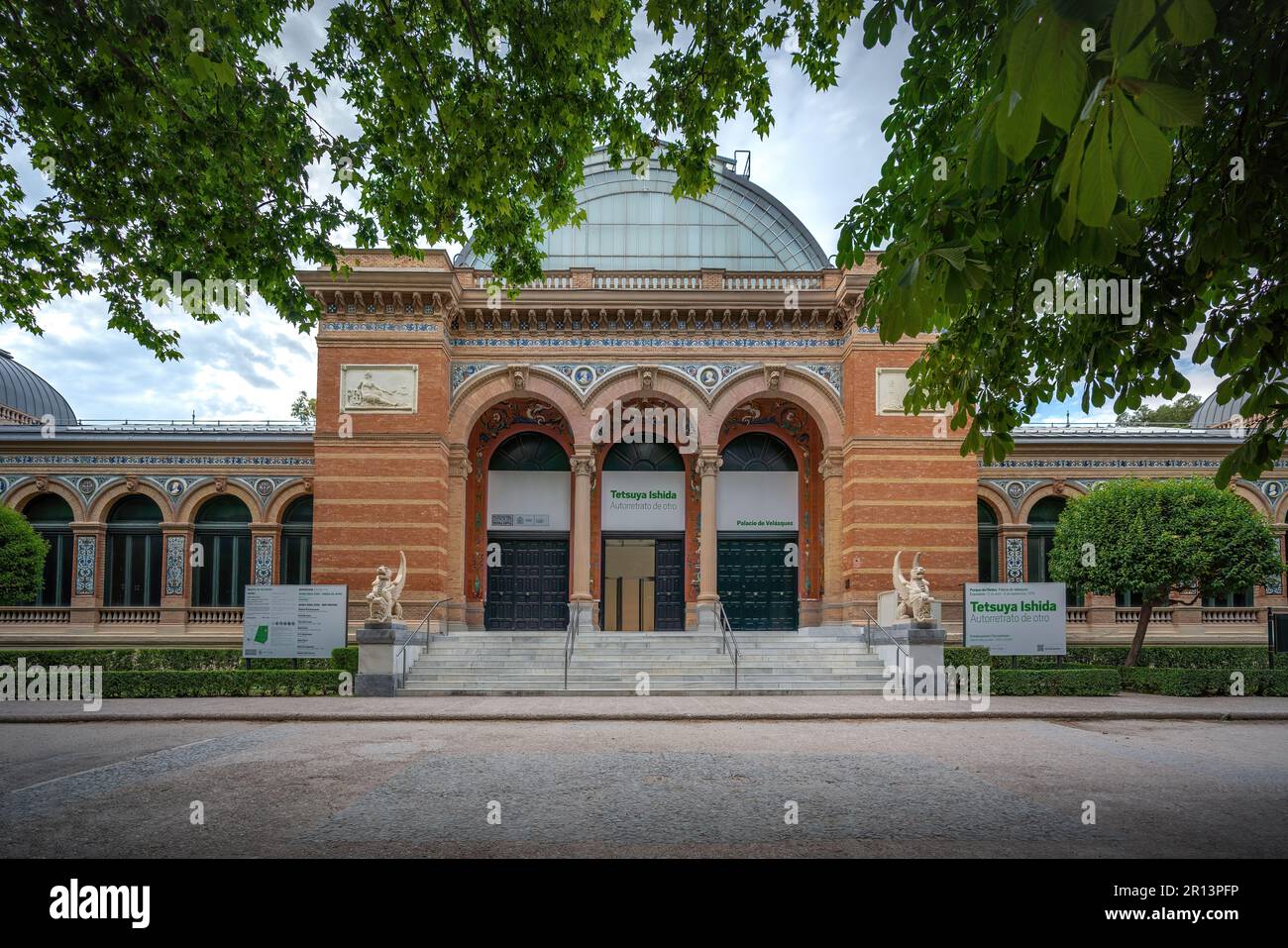 Velazquez Palast (Palacio de Velazquez) im Retiro Park - Madrid, Spanien Stockfoto