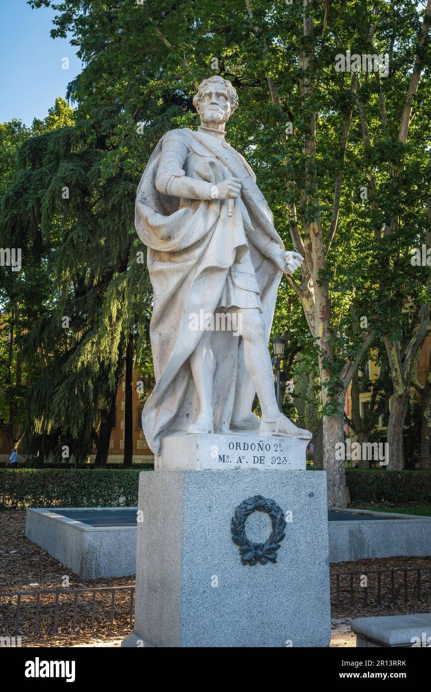 Statue von König Ordono II. Von Leon am Plaza de Oriente - Madrid, Spanien Stockfoto
