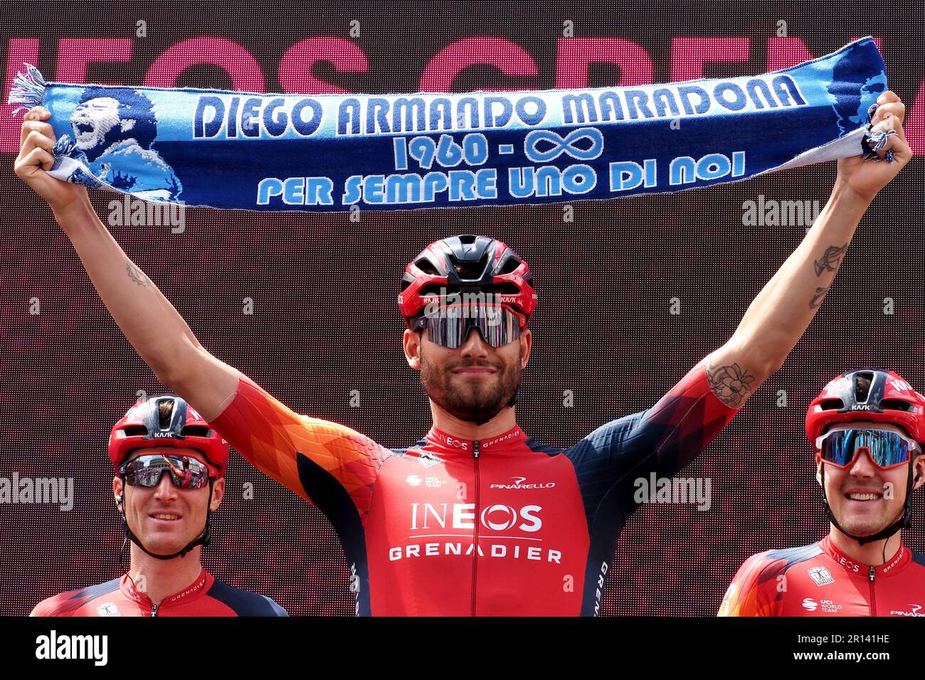 Neapel, Italien. 11. Mai 2023. Filippo Ganna ist ein italienischer Straßenradfahrer und Pistard, der während der sechsten Etappe des Giro d'Italia mit Abfahrt und Ankunft in Neapel für das Ineos Grenadiers-Team fährt. Kredit: Vincenzo Izzo/Alamy Live News Stockfoto