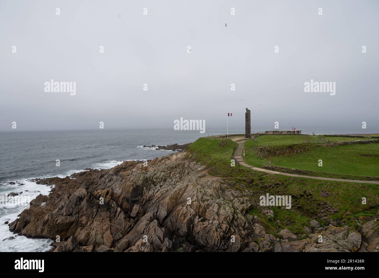 Das Memorial National des Marins Morts pour la France an der bretonischen Küste in Pointe Saint-Mathieu Stockfoto