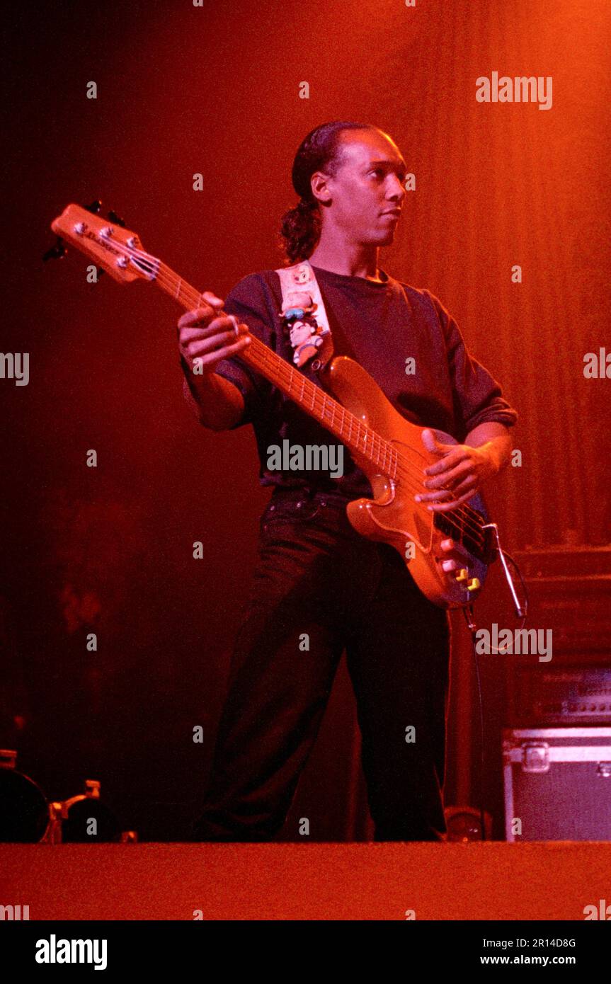 Spin doctors 1994 Fotos und Bildmaterial in hoher Auflösung Alamy