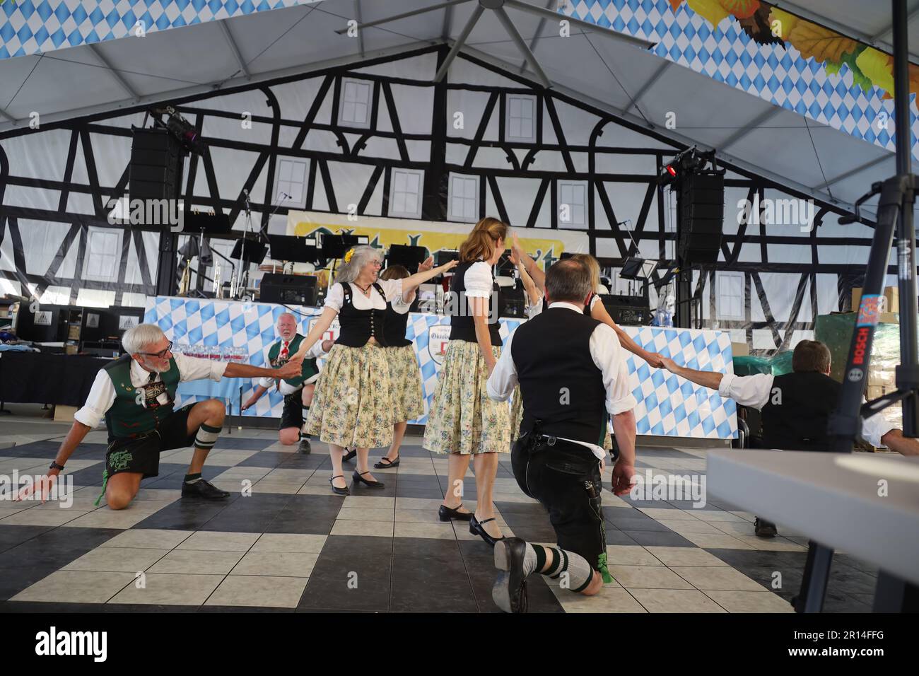 9-21-2022: Redwood City, Kalifornien: Oktoberfest Redwood City California, bayerischer Tanz Stockfoto