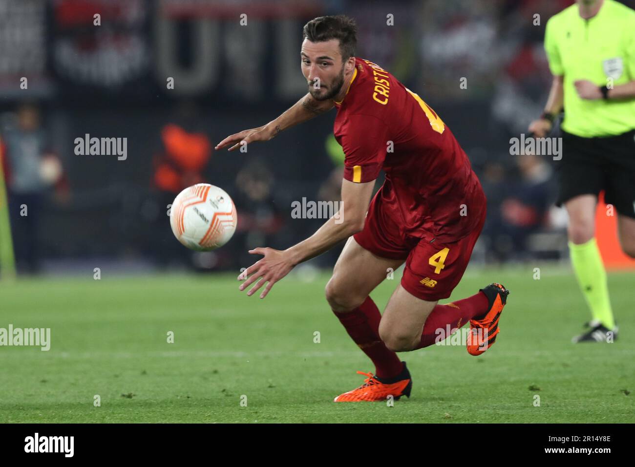 Rom, . 11. Mai 2023. Rom, Italien 11.05.2023: Bryan Cristante in Aktion während der UEFA Europa LEAGUE 2022/2023, Halbfinale des Fußballspiels ROMA gegen Bayer 04 Leverkusen im Olympiastadion in Rom, Italien. Kredit: Unabhängige Fotoagentur/Alamy Live News Stockfoto