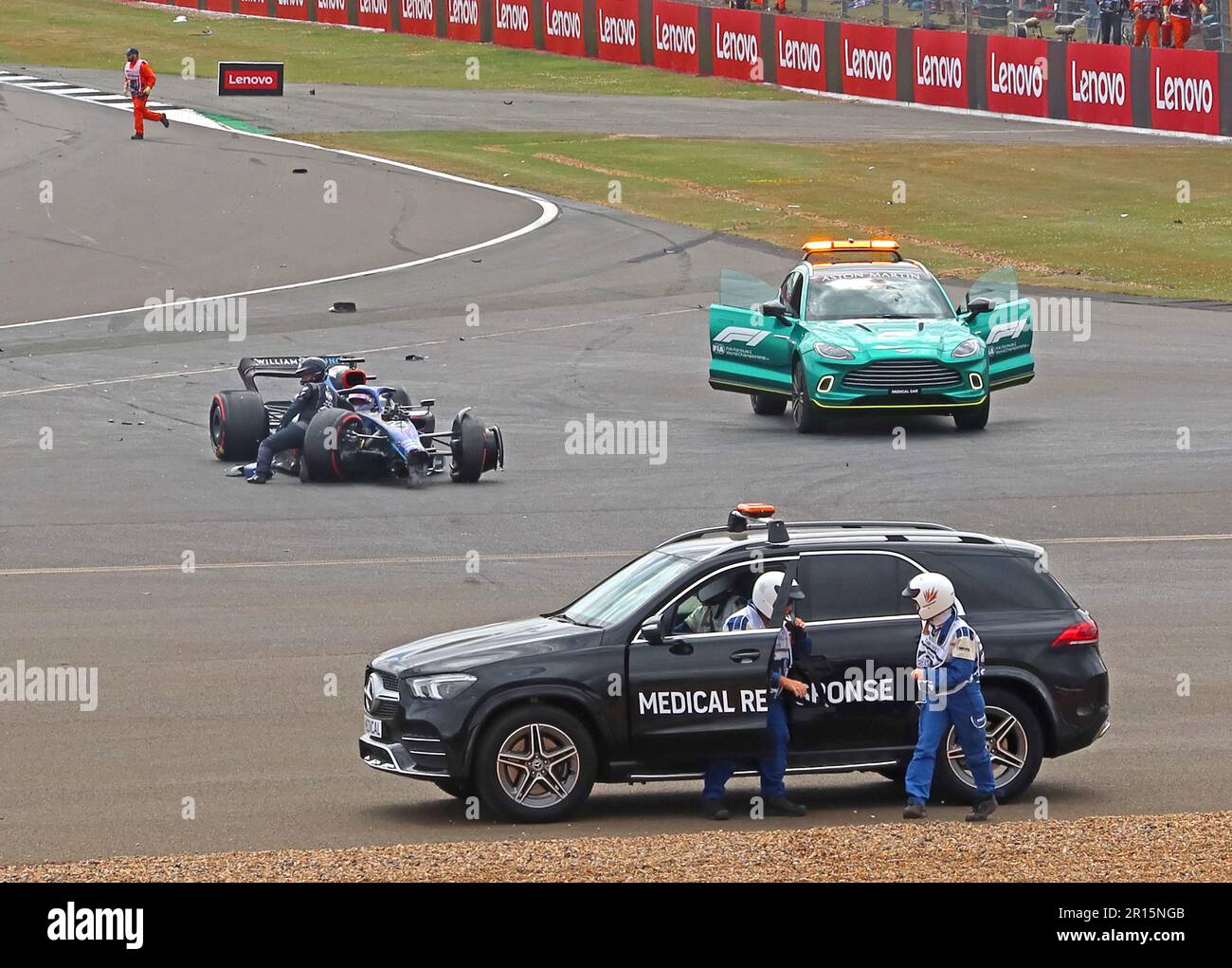 Williams Racing 23 - Alexander Albon Unfall in Silverstone, Juli 2022 Stockfoto