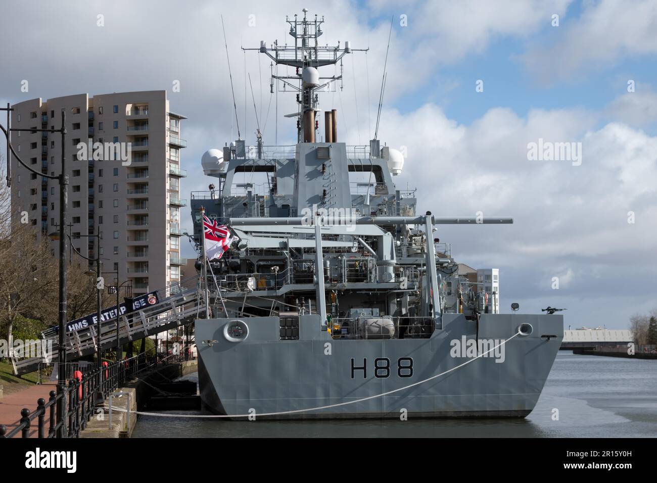 CARDIFF UK März 2014 - HMS Unternehmen dockt in Cardiff Stockfoto