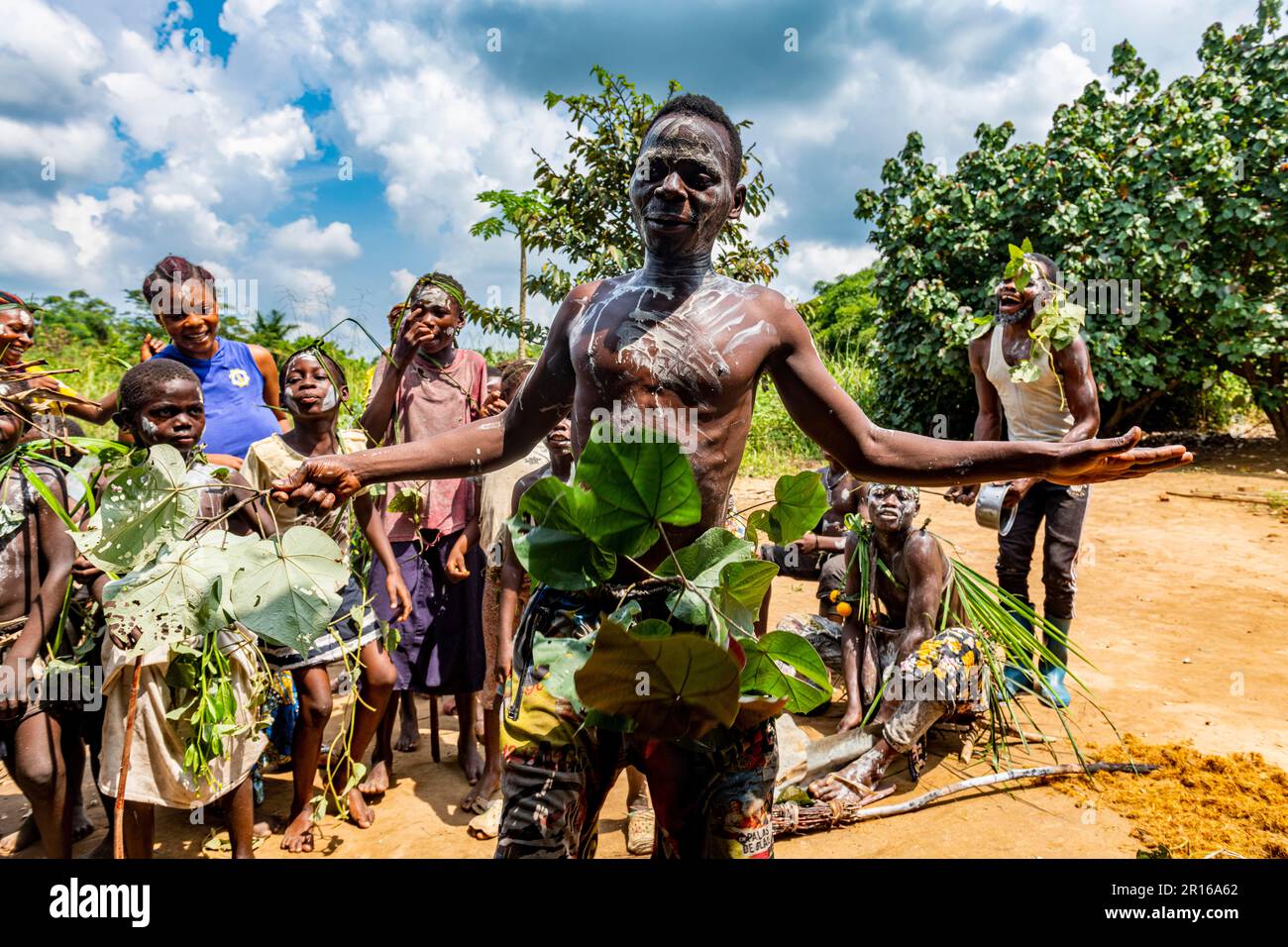 Zwergmann tanzt, Kisangani, Kongo Stockfoto