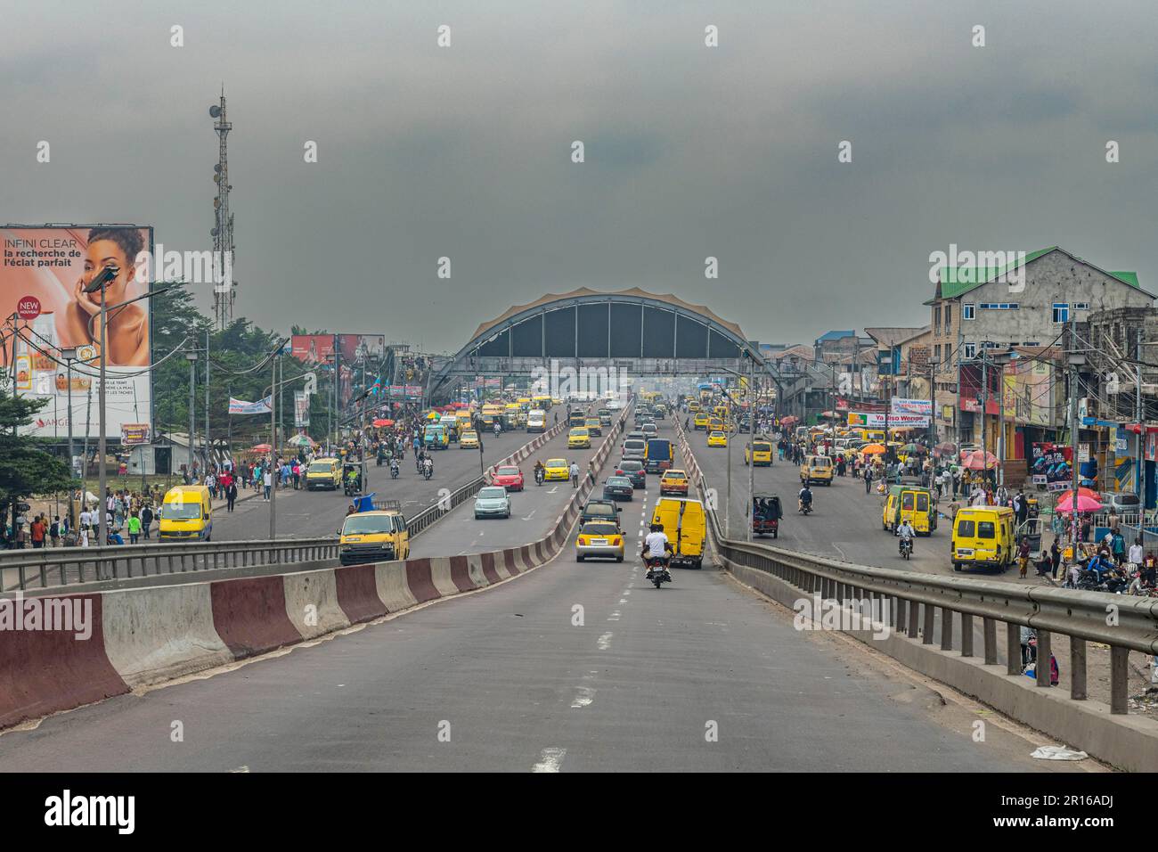 Verkehr in Kinshasa, DR Kongo Stockfoto
