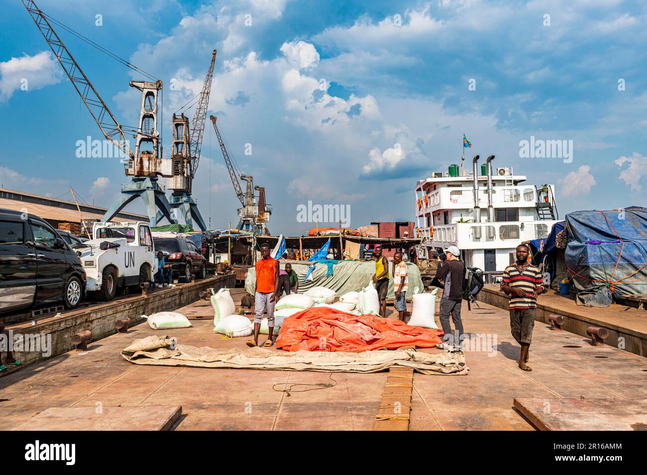 Alte Kraniche im Hafen von Kisangani, DR Kongo Stockfoto