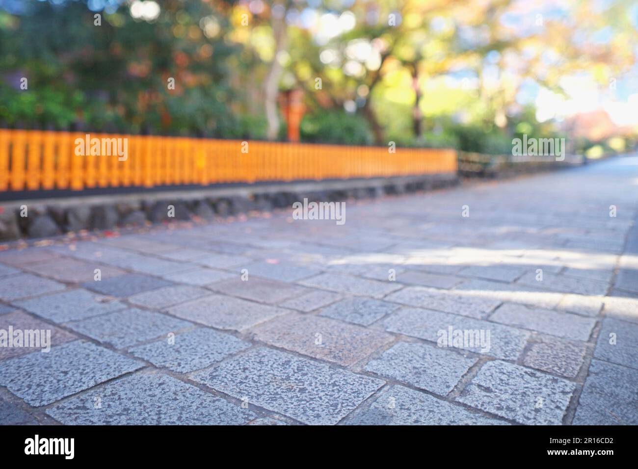 Kopfsteinpflasterstraßen und Straßen von Kyoto Gion Shirakawa Stockfoto