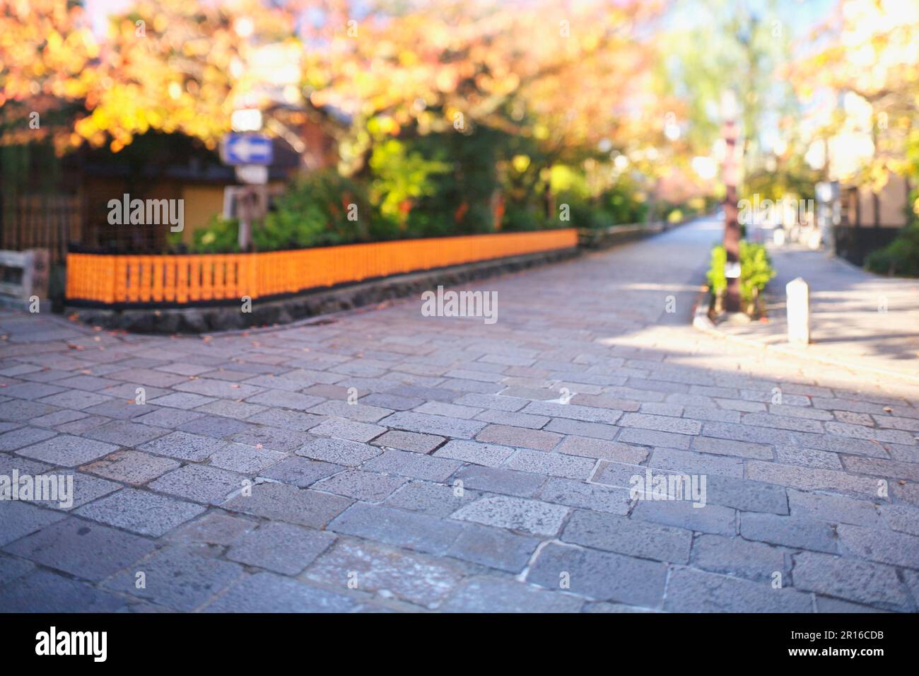 Kopfsteinpflasterstraßen und Straßen von Kyoto Gion Shirakawa Stockfoto