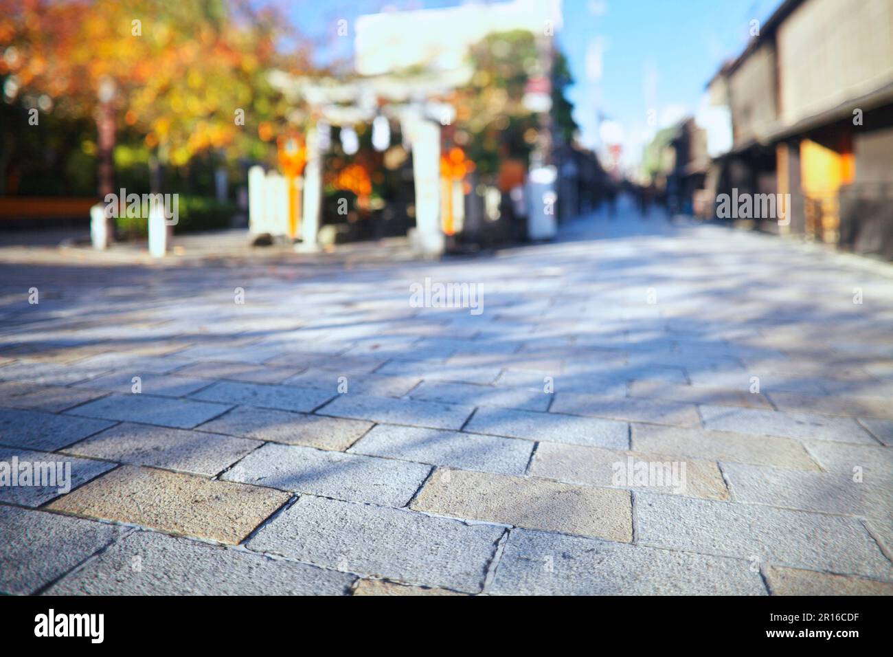 Kopfsteinpflasterstraßen und Straßen von Kyoto Gion Shirakawa Stockfoto
