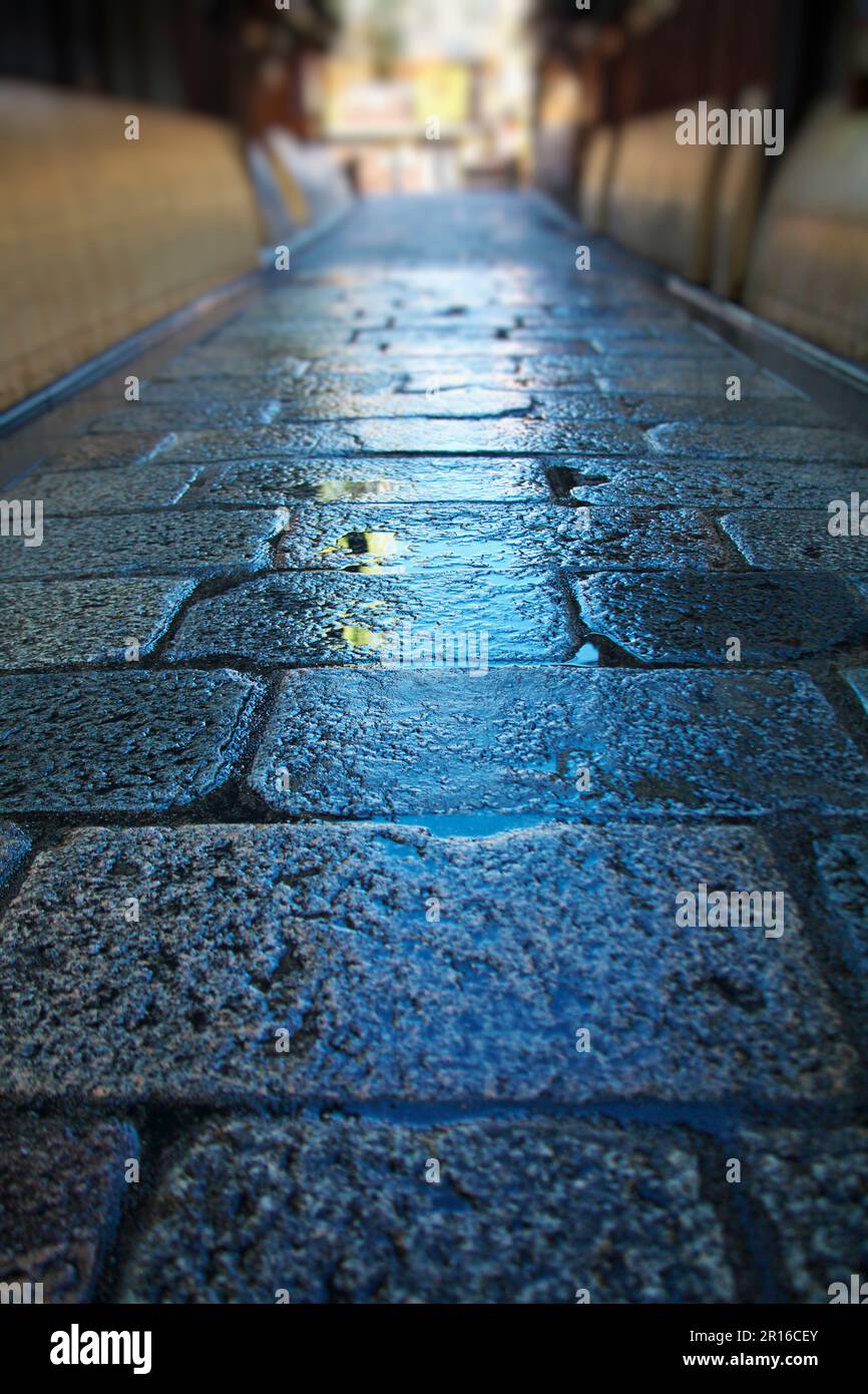 Kopfsteingepflasterte Gassen und Straßen von Kyoto Gion Shirakawa Stockfoto