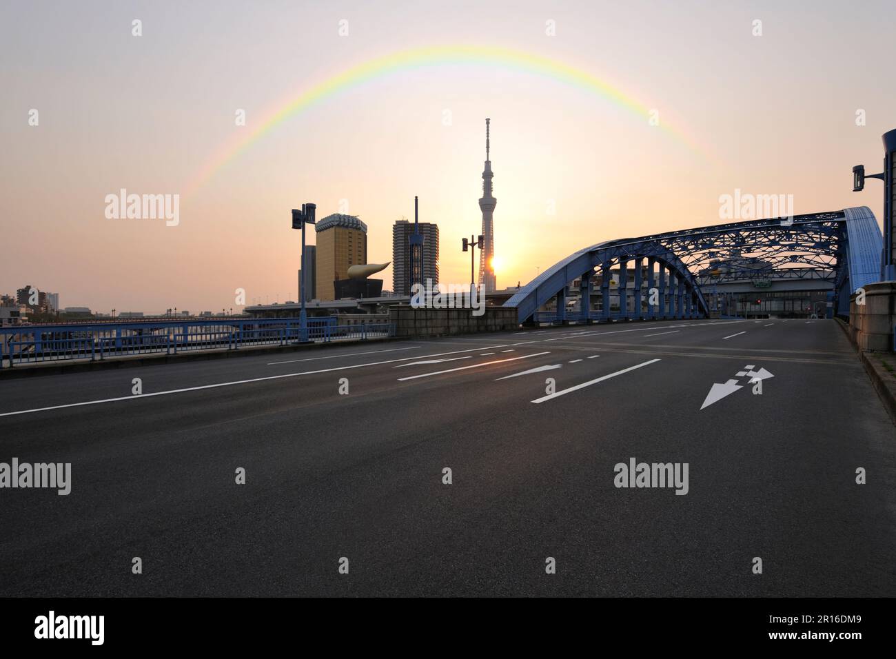 Komagatabashi Bridge und Tokyo Skytree bei Sonnenaufgang Stockfoto