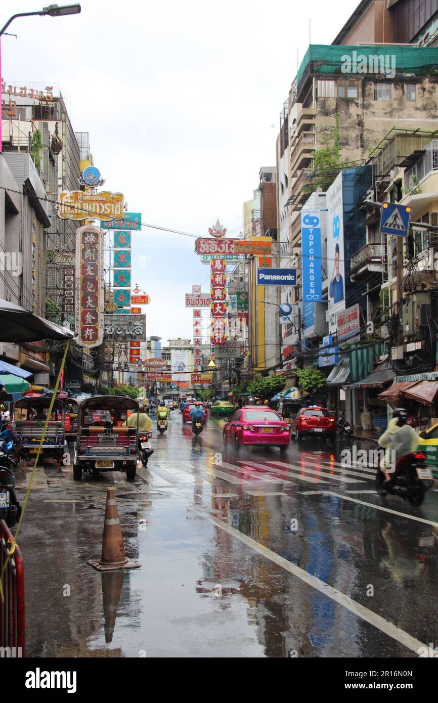 Yaowarat Chinatown Bangkok im Regen Stockfoto