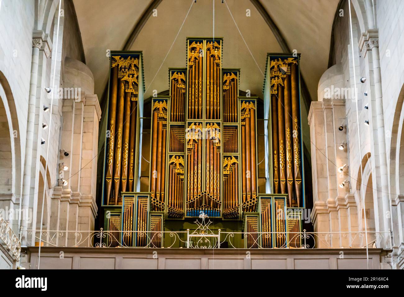 Metzler-Organ Made 1960, Grossmünster, eine protestantische Kirche im romanischen Stil, Altstadt, Zürich, Schweiz Stockfoto