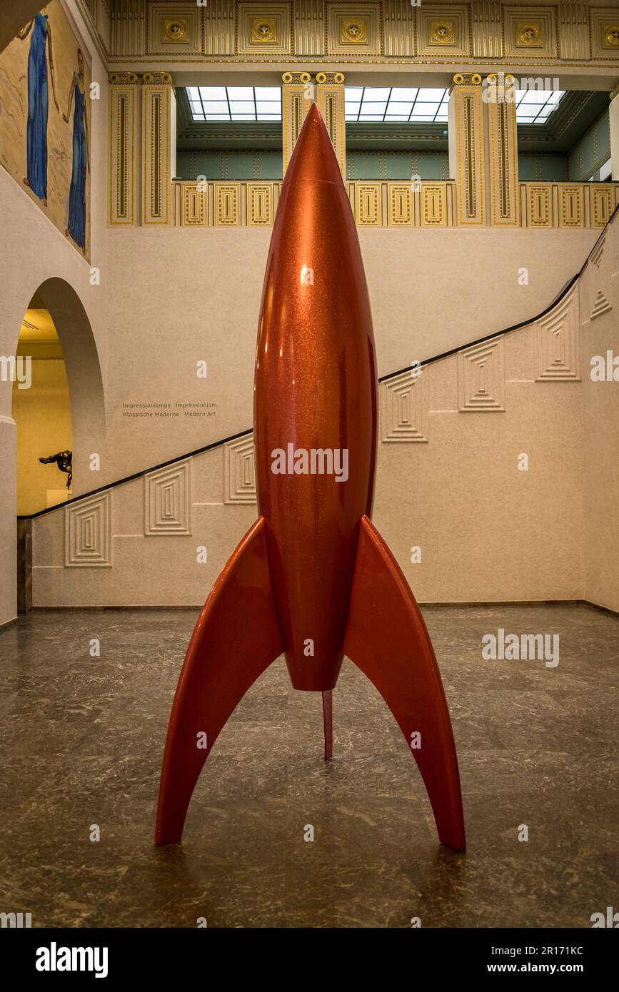 Erstes Raumschiff auf der Venus (rosa Champagner) Skulptur 2021 von Sylvie Fleury, Kunsthaus, Kunstmuseum, Altes Gebäude, Zürich, Die Schweiz Stockfoto