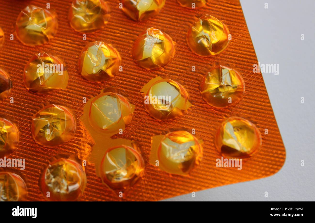 Teil Der Gebrauchten Medizinischen Pille Blister Mit Leeren Zellen Detailliertes Bestandsbild Zur Veranschaulichung Der Medikamentenüberdosis Stockfoto