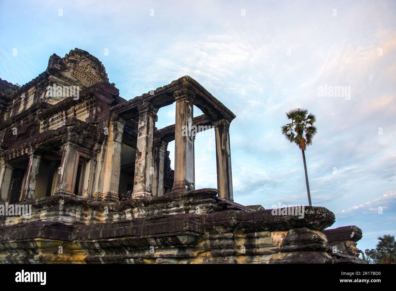 Angkor Wat ist eine Tempelanlage in Kambodscha und das größte religiöse Monument der Welt Stockfoto