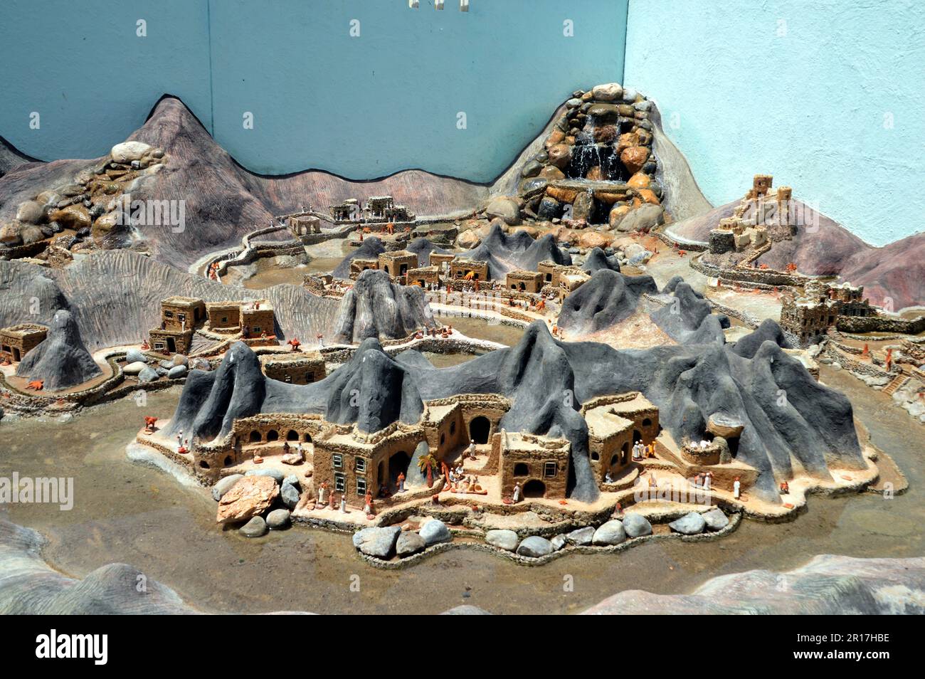 Oman, Maskat: Modell eines "Falaj"- oder antiken Wasserverteilungssystems auf dem Gelände des Bait Al Zubair Museums. Stockfoto