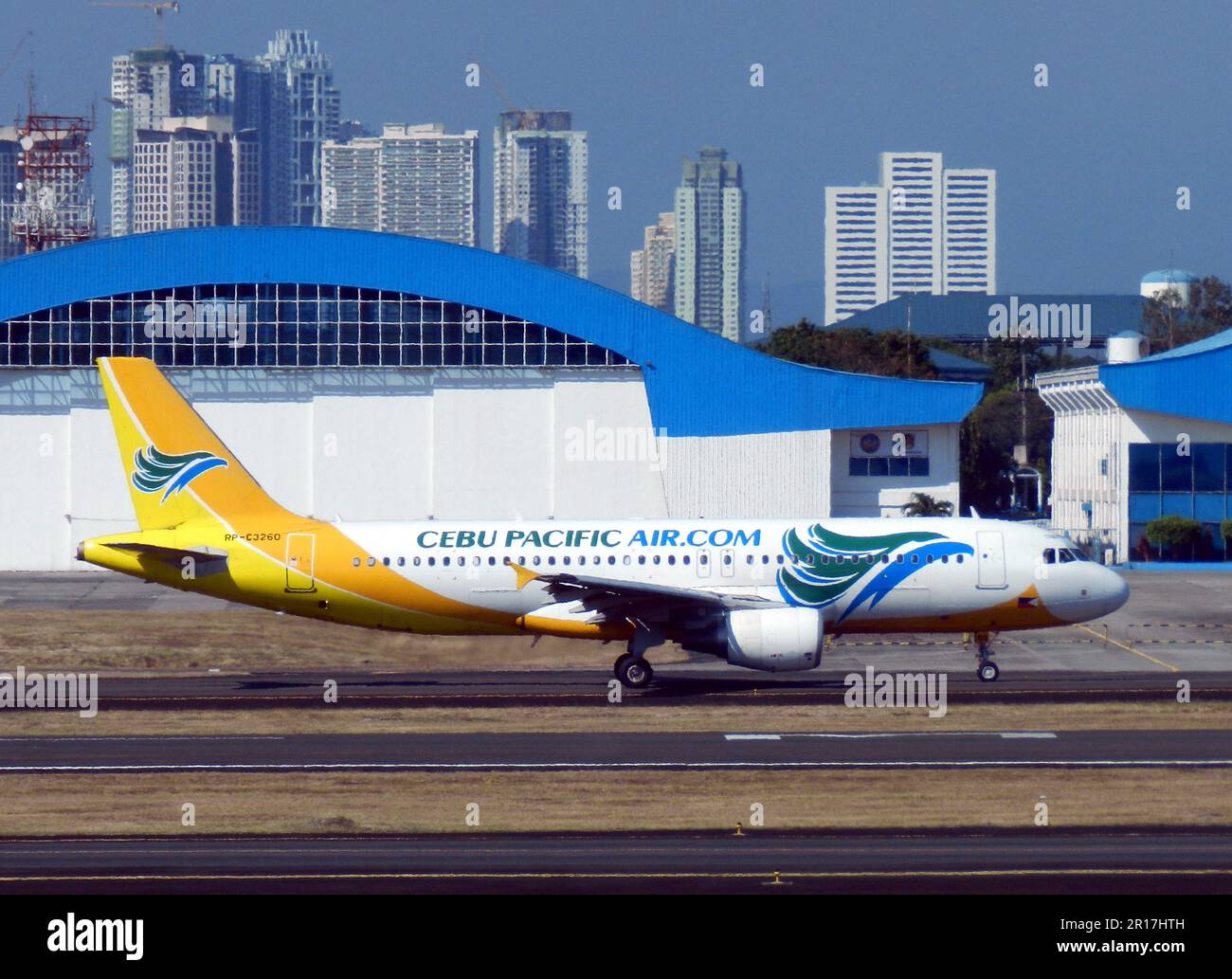 Philippinen, Manila: RP-C3260 Airbus A.320-214 von Cebu Pacific Air am internationalen Flughafen Ninoy Aquino. Stockfoto