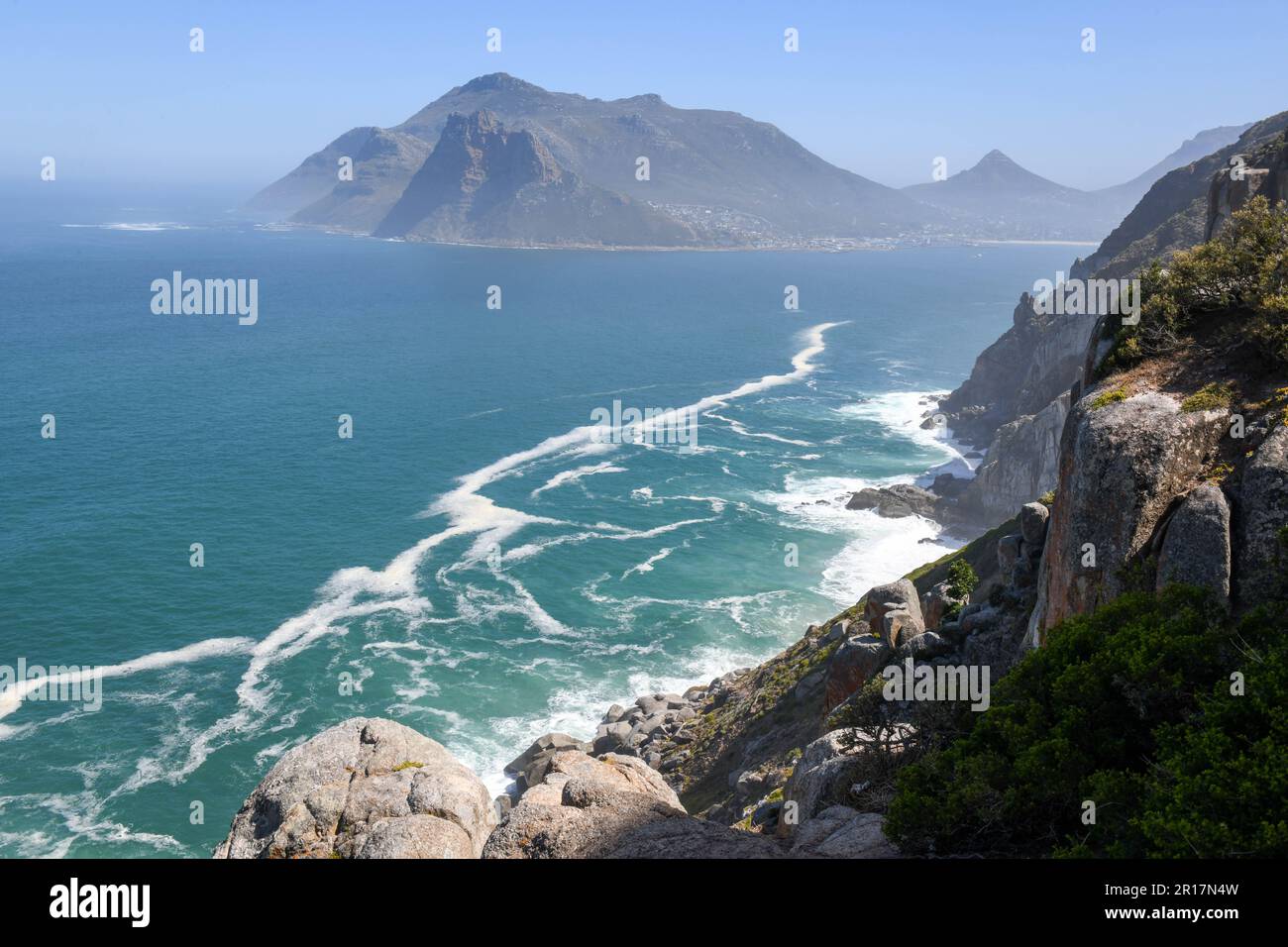 Küstenlandschaft auf Chapmans Peak Drive in Südafrika Stockfoto