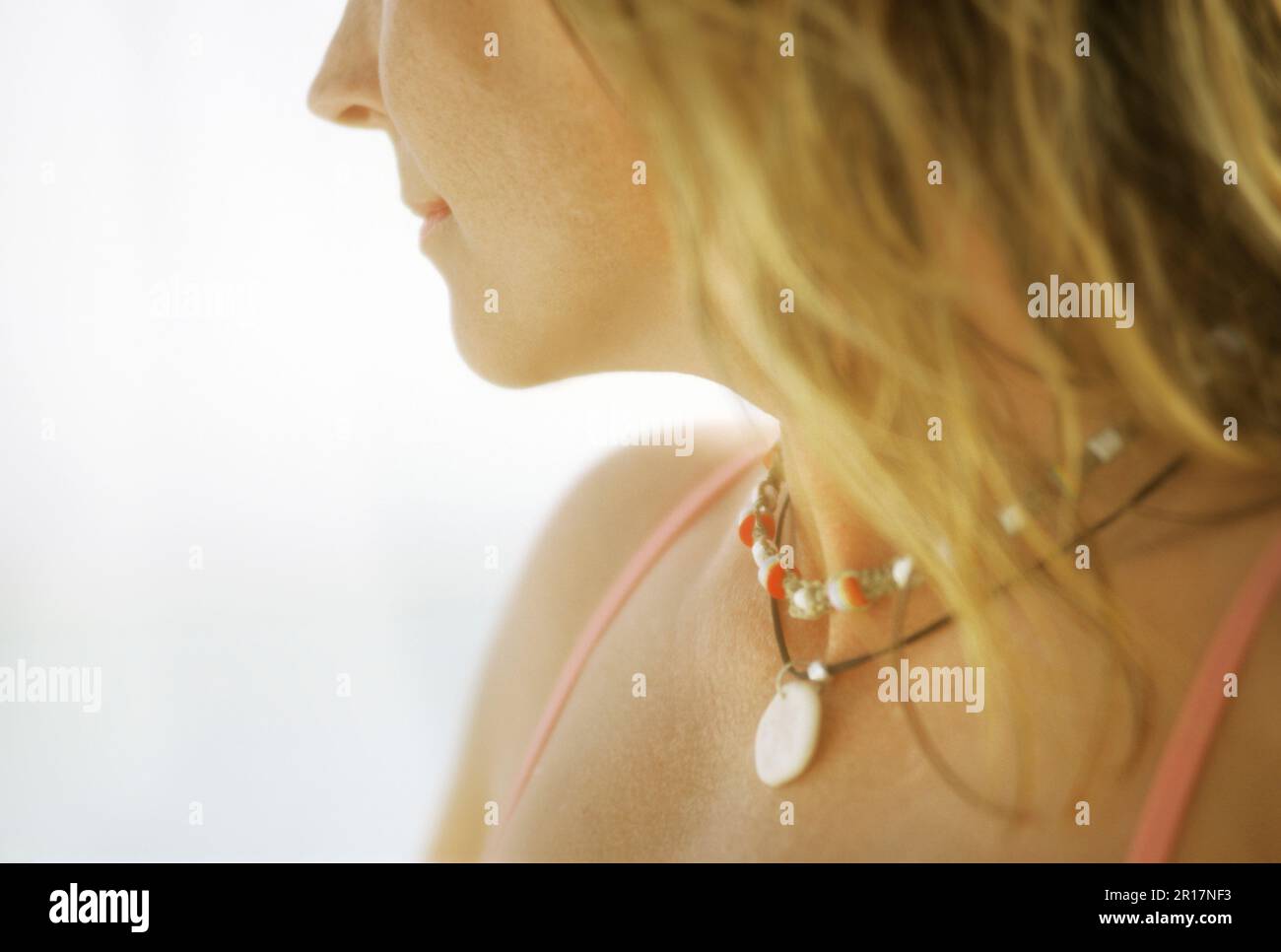 Porträt einer Frau draußen. (Nahaufnahme) Stockfoto