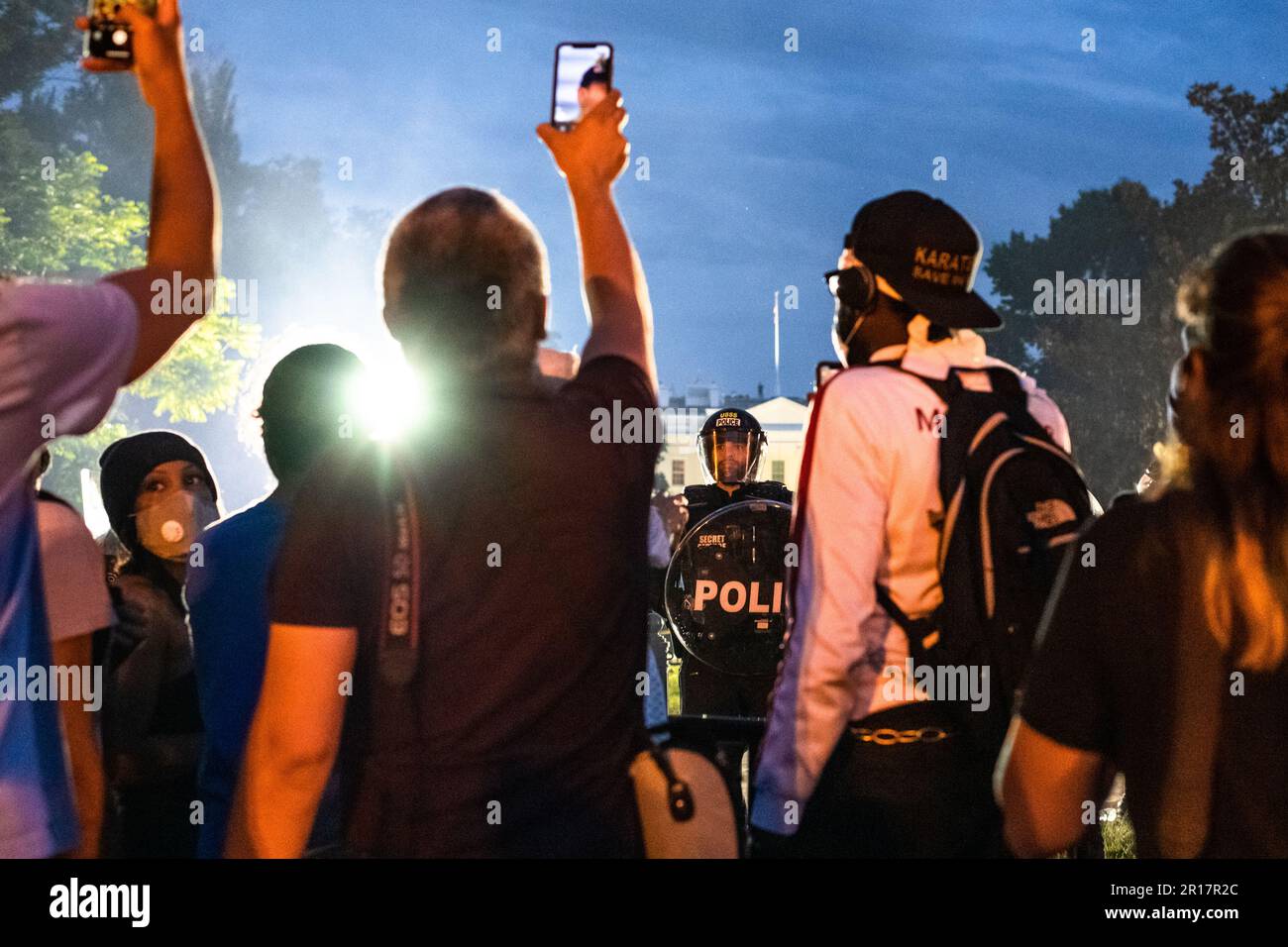 BLM-Demonstranten versammeln sich am 30 2020. Mai vor dem Weißen Haus Stockfoto