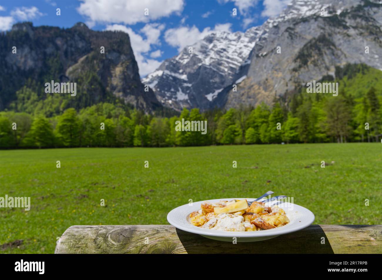 Kaiserliche Jerk „Kaiserschmarrn“ Süße Wüste aus Österreich und Deutschland in Europa Stockfoto