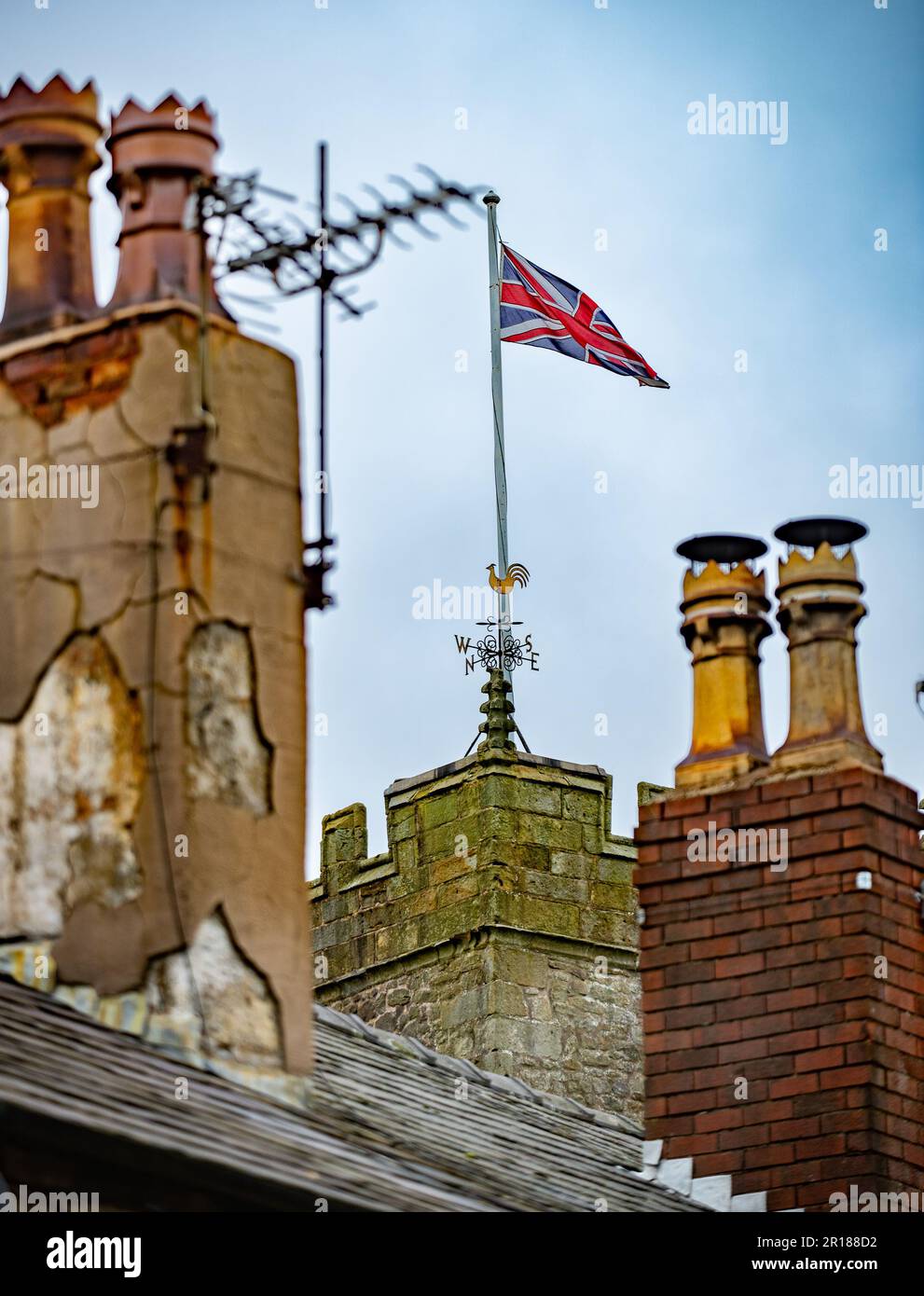 Flagge für die Krönung von König Charles 111, Chipping, Preston, Lancashire, Großbritannien Stockfoto