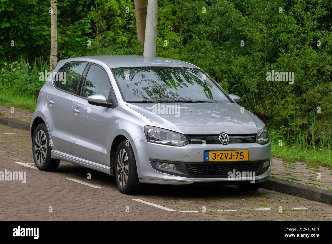 Volkswagen Polo Blue Motion In Amsterdam Niederlande 10-5-2023 Stockfoto