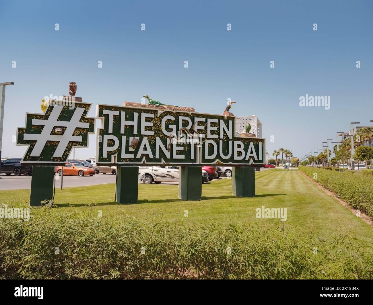 20. März 2023, Dubai, Vereinigte Arabische Emirate: Green Planet ist ein einzigartiges Ökosystem in Dubai. Gelegen in City Walk bei Meeras. Kuppel mit tropischem Regenwald und exotischer Natur Stockfoto