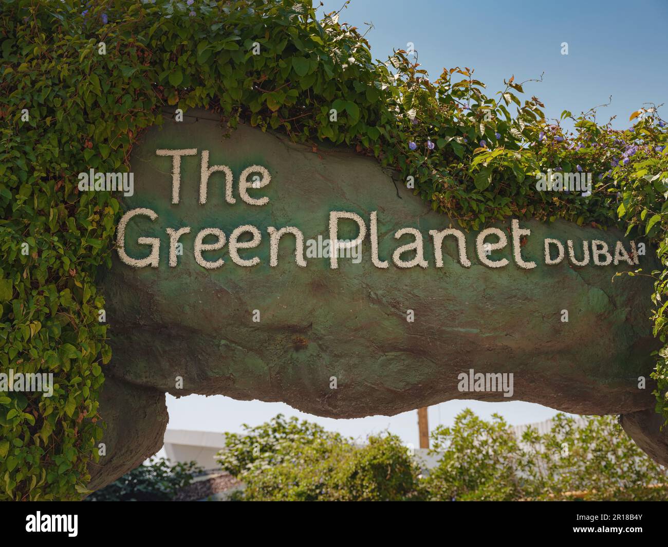 20. März 2023, Dubai, Vereinigte Arabische Emirate: Green Planet ist ein einzigartiges Ökosystem in Dubai. Gelegen in City Walk bei Meeras. Kuppel mit tropischem Regenwald und exotischer Natur Stockfoto