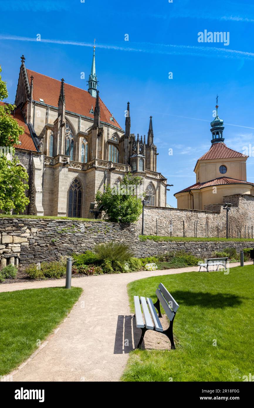 Kostel a zvonice sv. Bartloměje (Petr Parléř, gotika, národní kulturní památka), Kolín, Středočeský kraj, Česká republika / gotische st. Bartholomew c Stockfoto