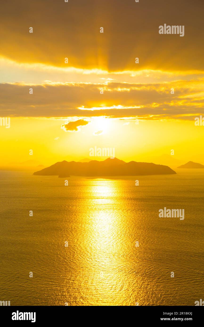 Sonnenaufgang des Seto-Binnenmeers Stockfoto