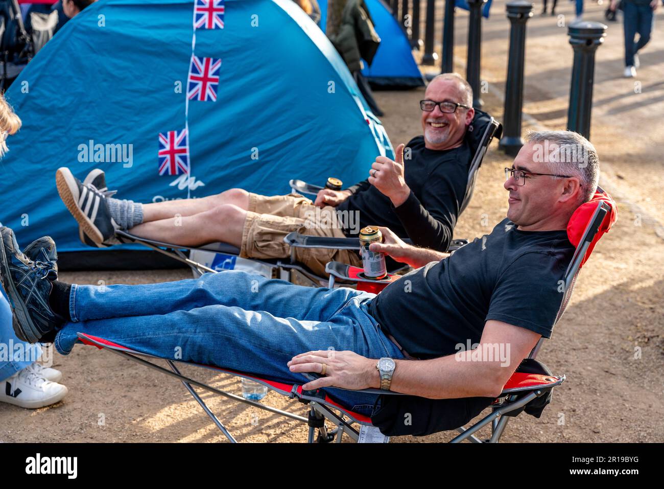 British People Camp in der Mall für die Krönung von König Charles III., London, Großbritannien. Stockfoto