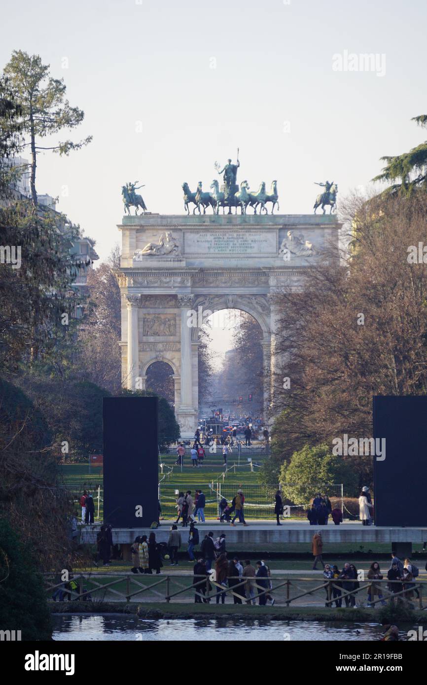 Foto des wunderschönen Bogens in der Stadt Mailand Stockfoto