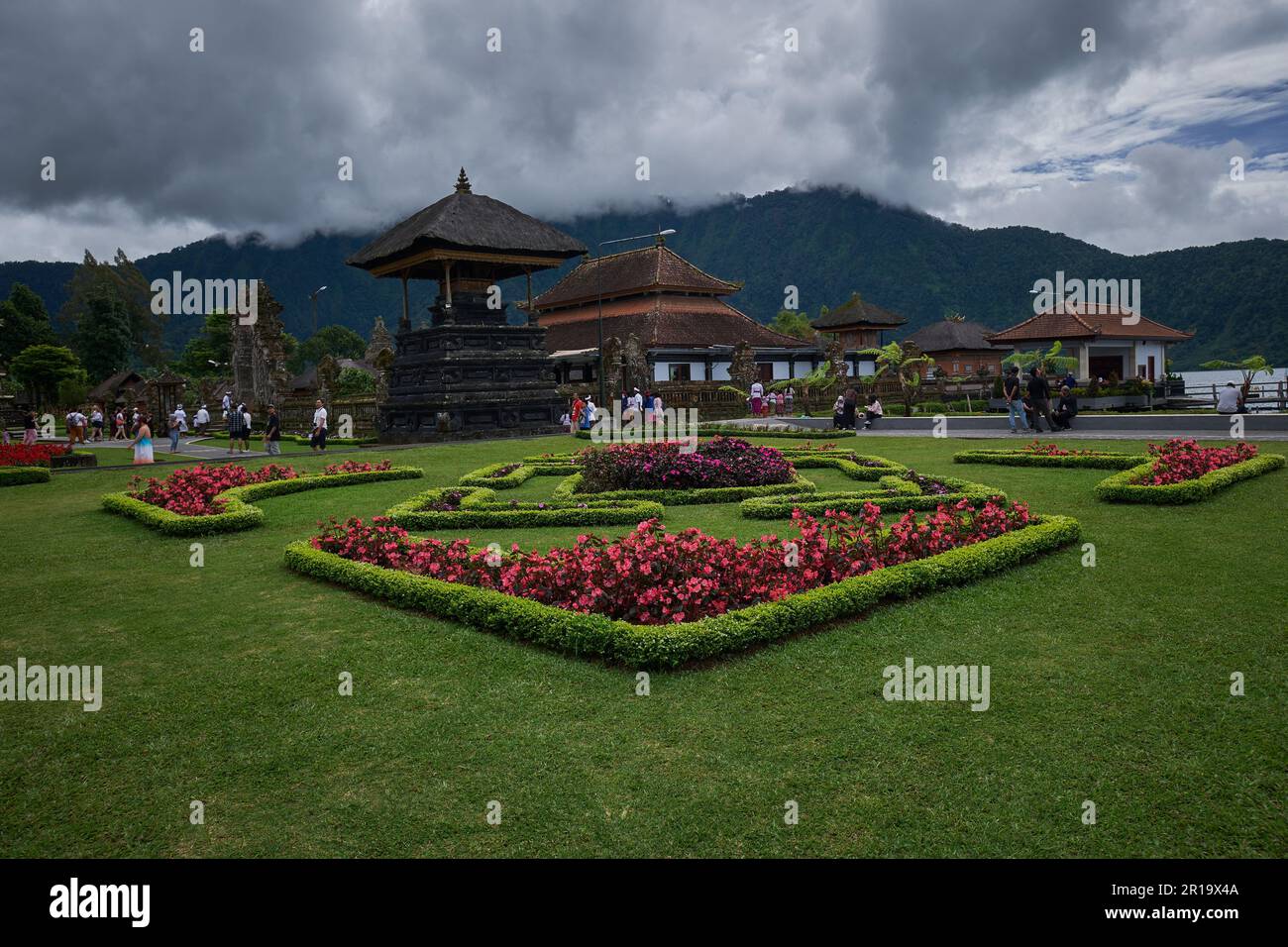 Pura Ulun Danu Beratan (Pura Ulun Danu Bratan oder Pura Bratan ), ein wichtiger Hindu-Shaivite-Tempel in Bali am Ufer des Bratan-Sees Stockfoto