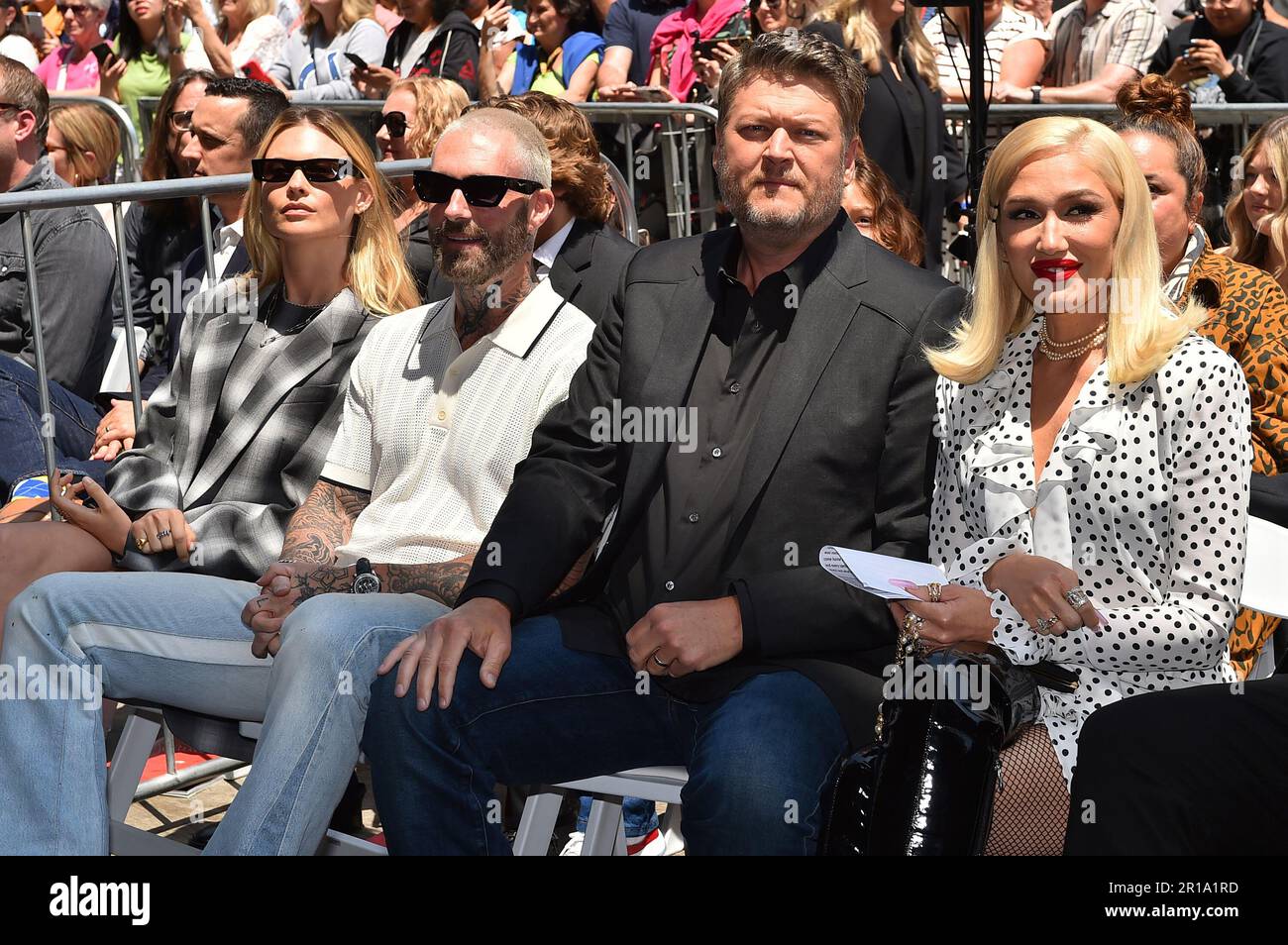 Behati Prinsloo, from left, Adam Levine, Blake Shelton and Gwen Stefani(01)