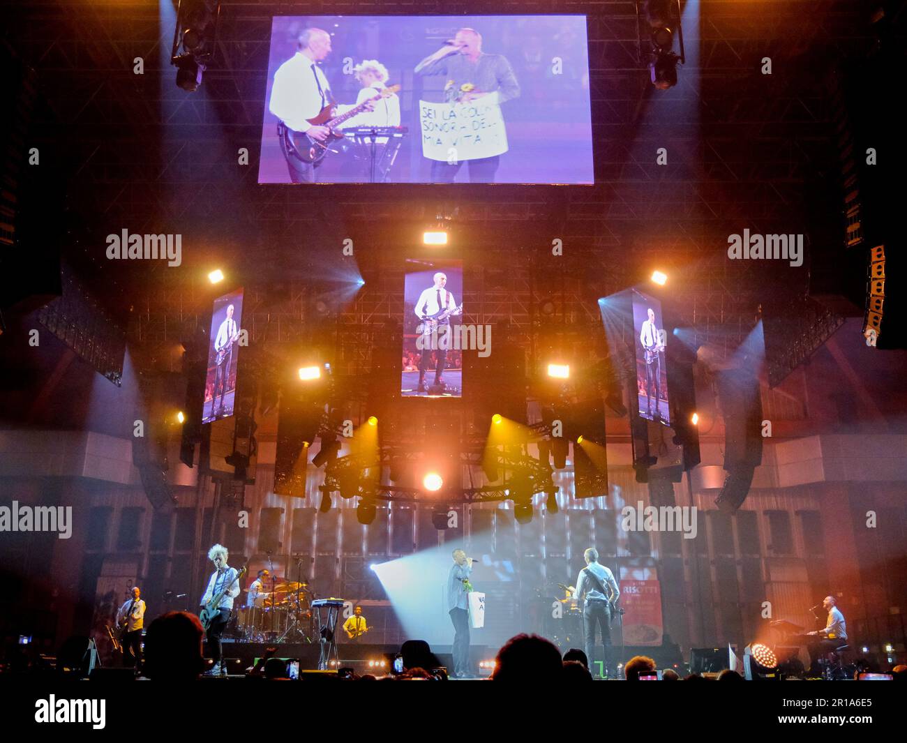 Mantua, Italien. 11. Mai 2023. Biagio Antonacci während der Biagio Antonacci - Palco Centrale Tour, italienisches Musikkonzert mit Sängern in Mantua, Italien, Mai 11 2023 Kredit: Unabhängige Fotoagentur/Alamy Live News Stockfoto