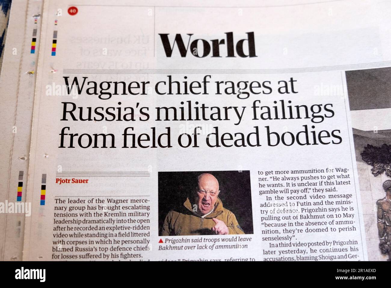 "Wagner Chief wütet über Russlands militärisches Versagen aus dem Feld der Toten" Wächterzeitung Yevgeny Prigozhin Artikel 6 Mai 2023 London UK Stockfoto