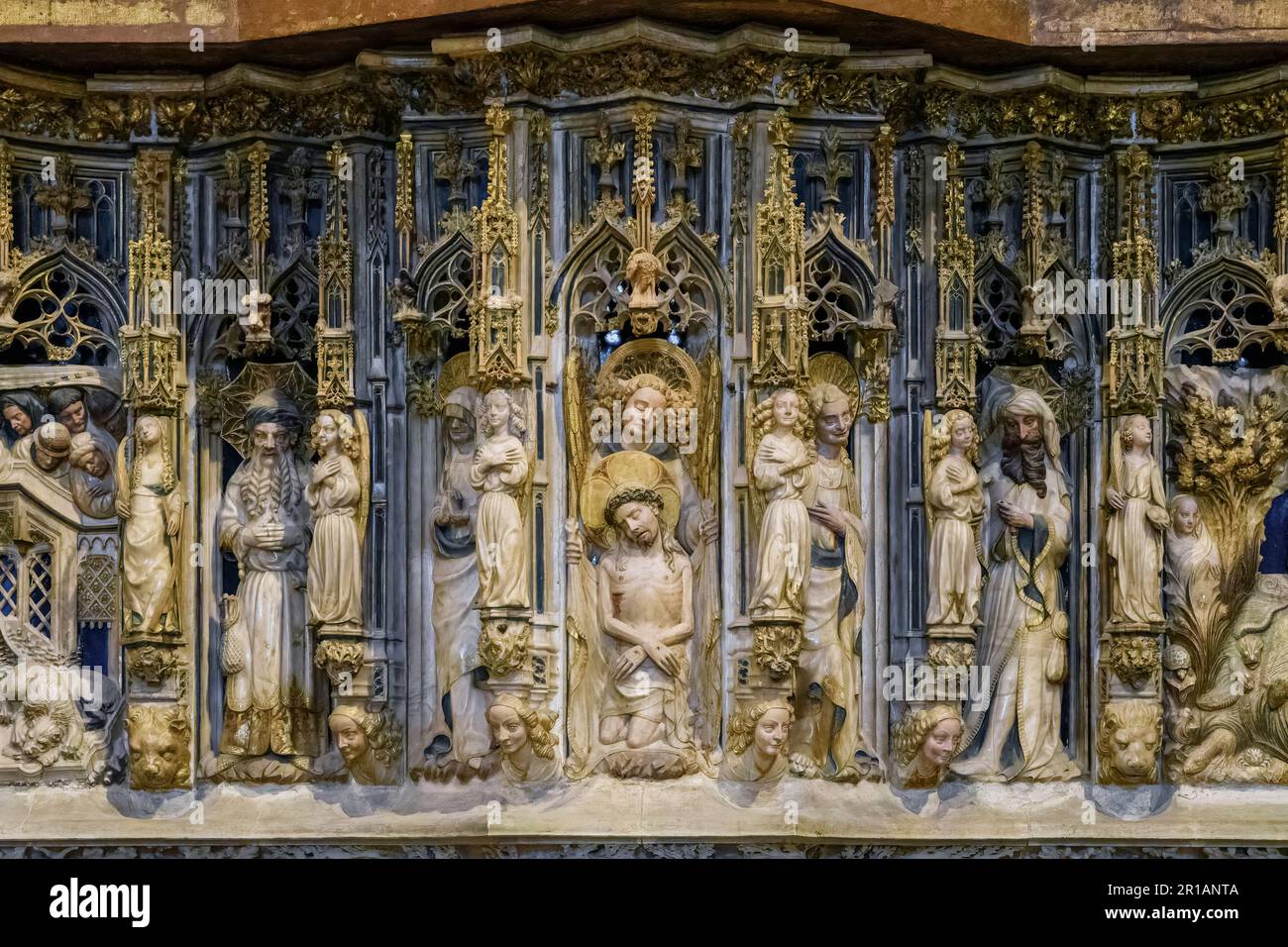 Details zum Relief des wichtigsten Altarstücks der Kathedrale Santa Tecla von Metropolitan und Primate Basilica in der Stadt Tarragona, Katalonien. Stockfoto