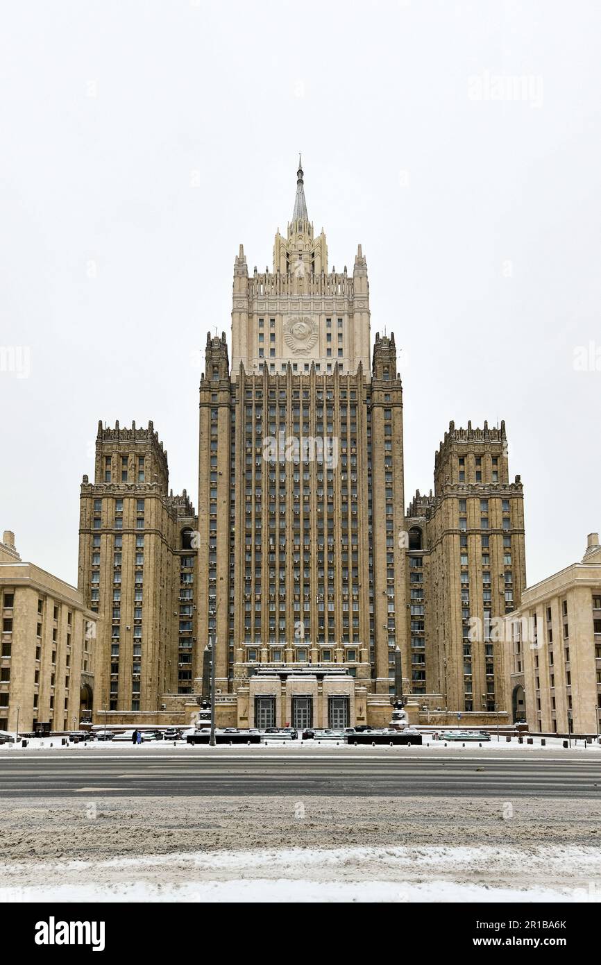 Moskau, Russland - 22. Januar 2022: Das Außenministerium der Russischen Föderation auf dem Smolenskaya-Platz Moskau, Russland. Stockfoto