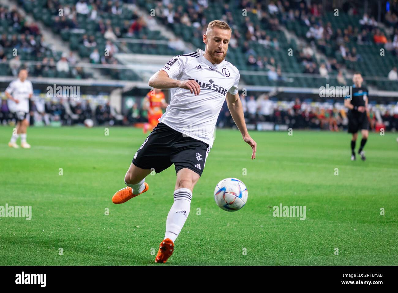 Warschau, Polen. 12. Mai 2023. Rafal Augustyniak von Legia in Aktion während des Spiels der polnischen PKO Ekstraklasa League zwischen Legia Warszawa und Jagiellonia Bialystok im Marschall Jozef Pilsudski Legia Warsaw Municipal Stadium. Endstand: Legia Warszawa 5:1 Jagiellonia Bialystok. Kredit: SOPA Images Limited/Alamy Live News Stockfoto