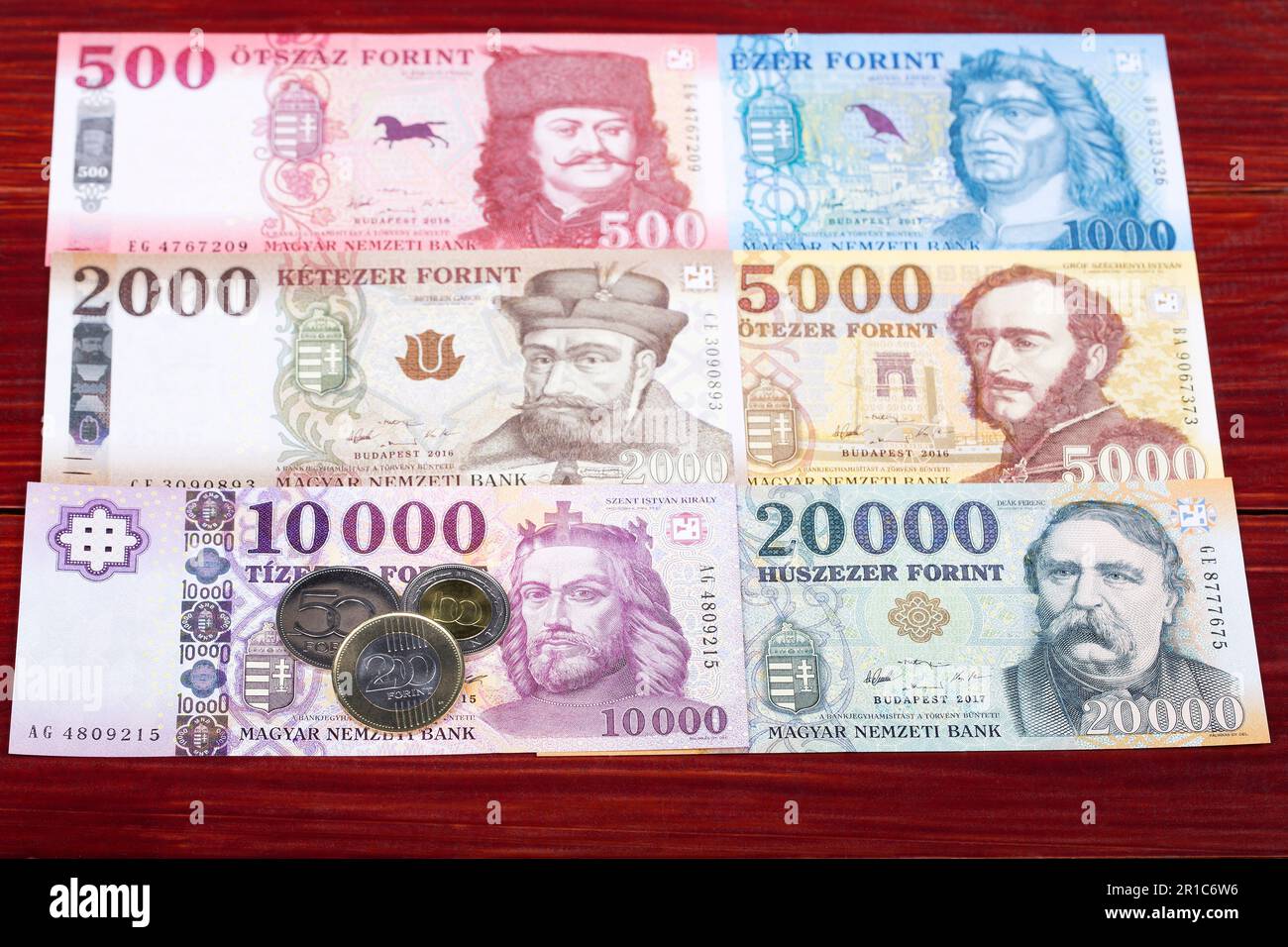 Ungarisches Geld - Forint - Münzen und Banknoten Stockfoto